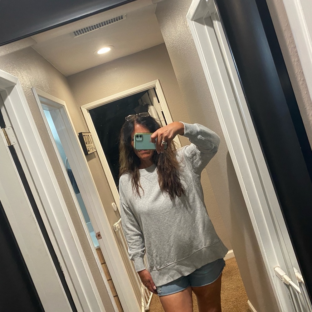 American Eagle Aerie Oversized Sweatshirt Size XS Like New- gray - slits on side